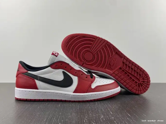 Rep LUCY Air Retro Low Jordan 705329-600 Chicago 1 0526